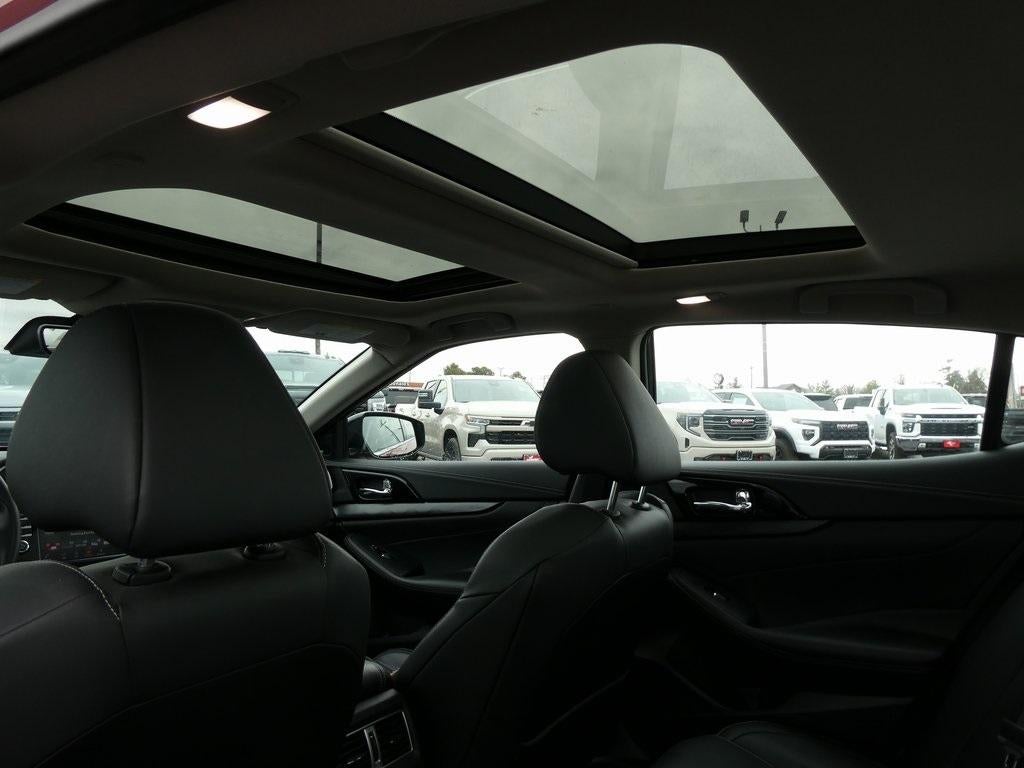 2023 Nissan Maxima Platinum