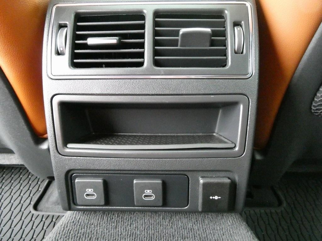 2024 Jaguar XF R-Dynamic SE