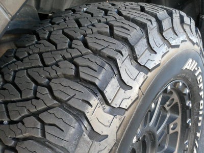 2016 RAM 1500 4WD Crew Cab 5.7 Ft Box Rebel