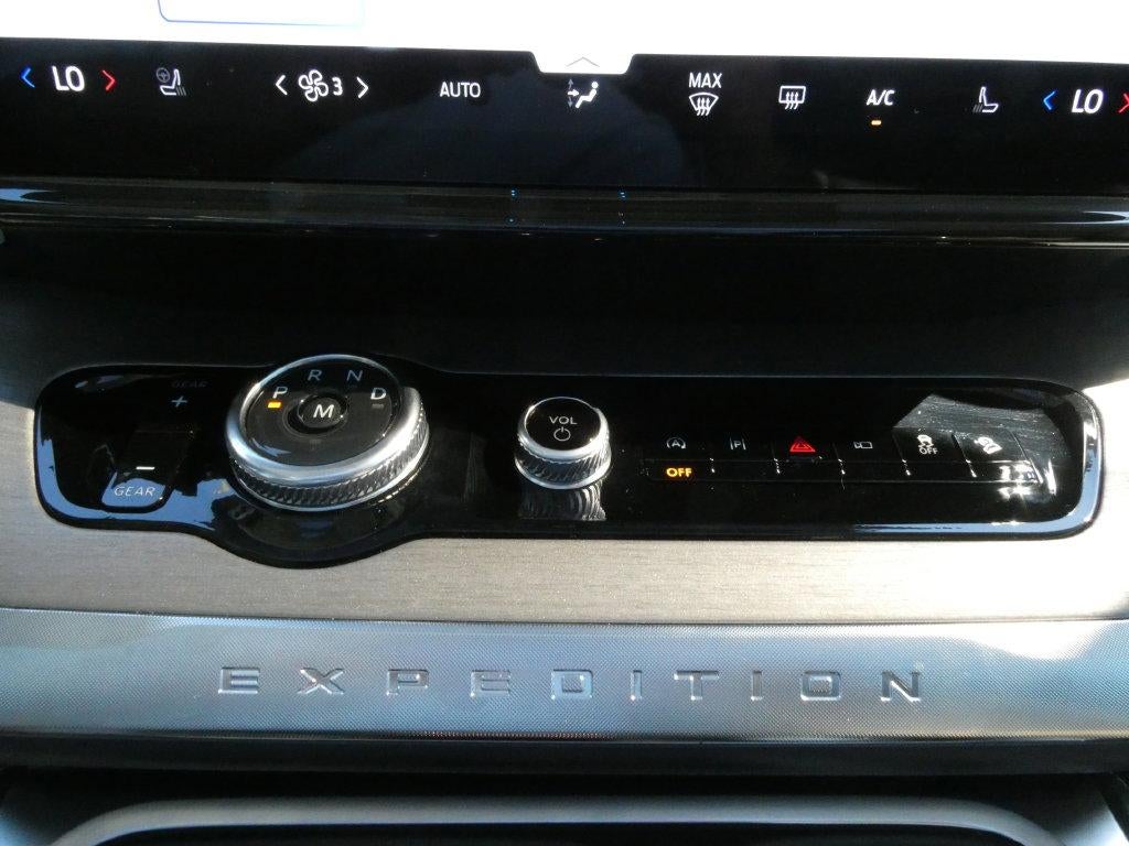 2025 Ford Expedition Max Platinum 4x4