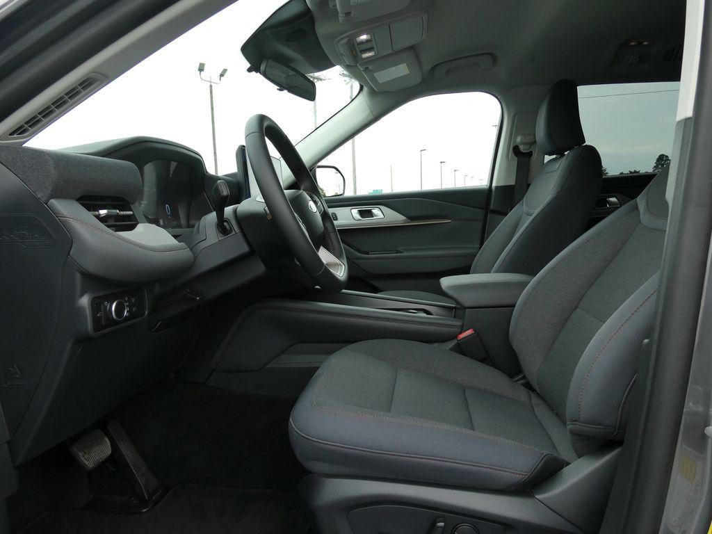 2026 Ford Explorer Active w/100A Pkg 4WD