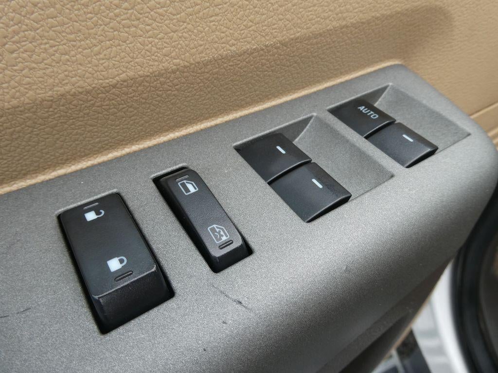 2012 Ford Super Duty F-250 SRW 4WD Crew Cab 6-3/4 Ft Box Lariat