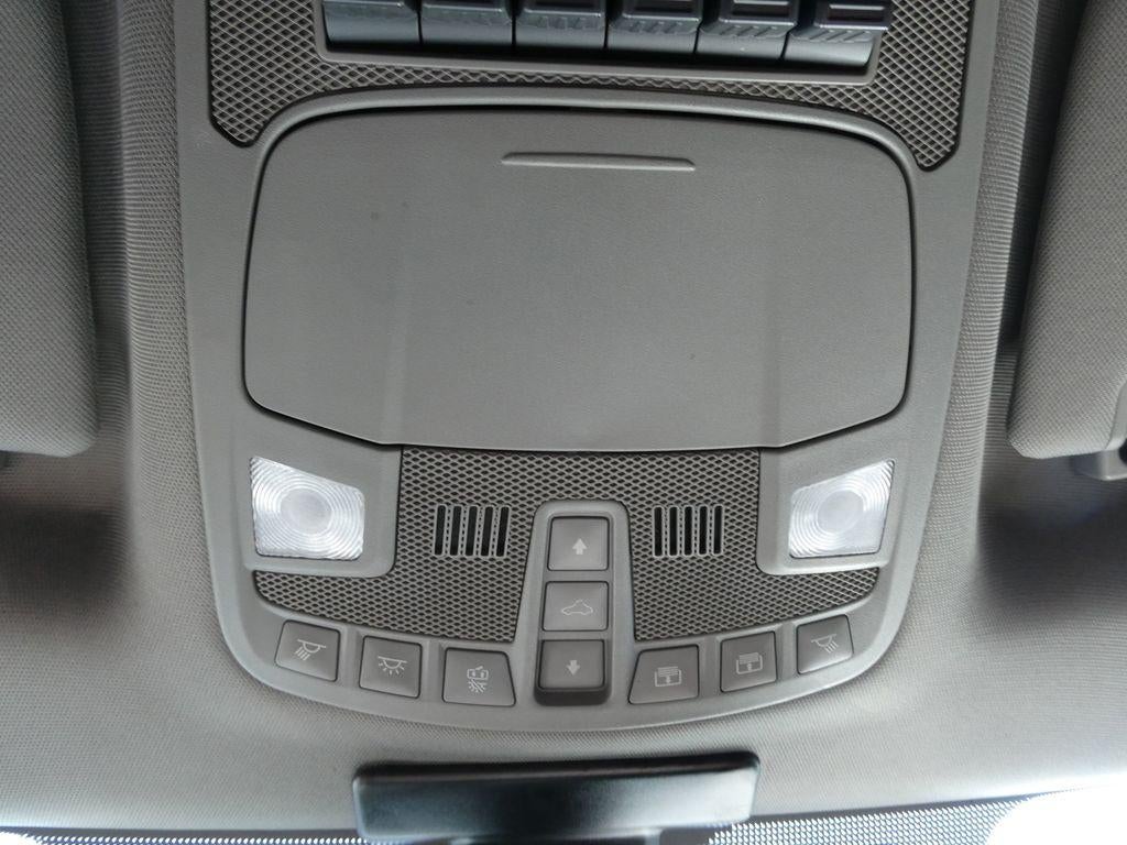 2018 Ford Super Duty F-250 SRW LARIAT 4WD Crew Cab 6.75' Box