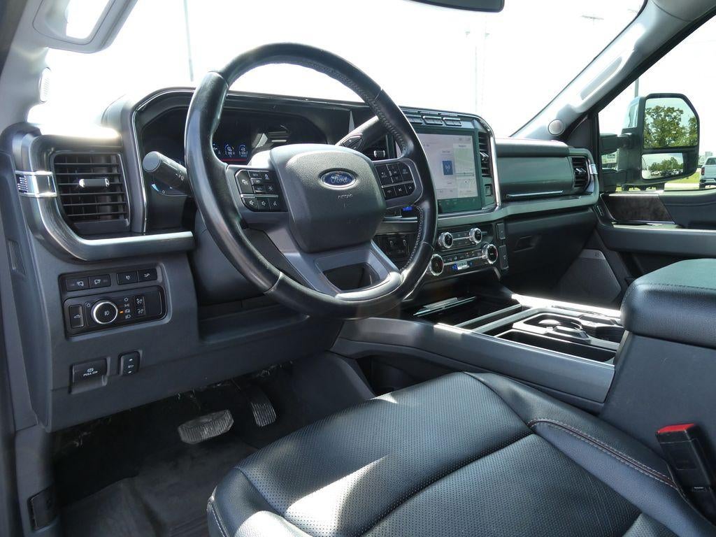2023 Ford Super Duty F-250 SRW LARIAT 4WD Crew Cab 6.75' Box