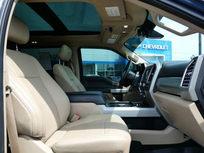 2017 Ford Super Duty F-350 DRW Lariat 4WD Crew Cab 8' Box