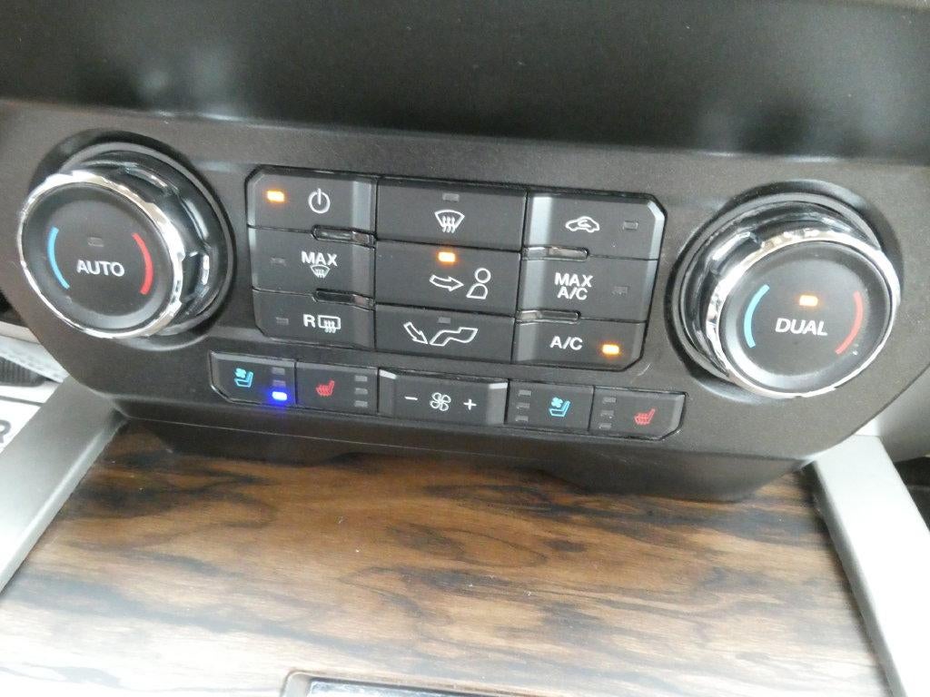 2019 Ford F-150 LARIAT 4WD SuperCrew 5.5' Box
