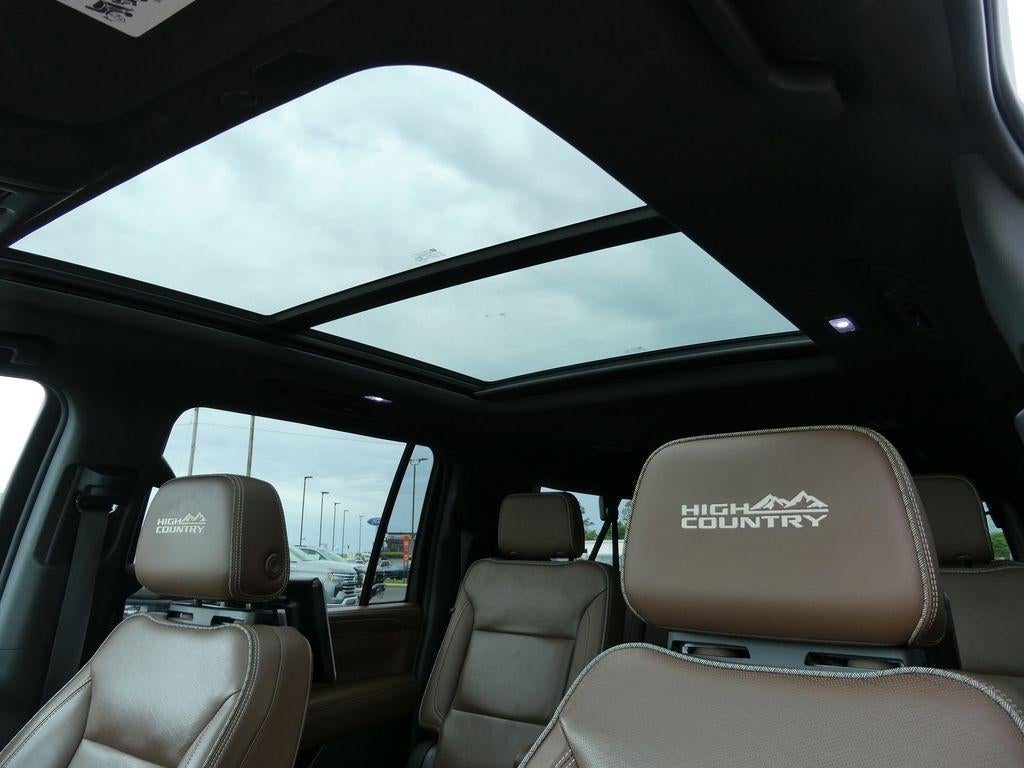 2021 Chevrolet Suburban 4WD High Country