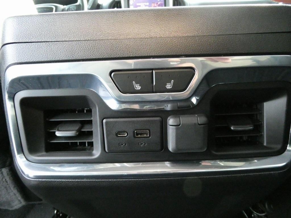 2023 GMC Sierra 3500HD Crew Cab Standard Box 4-Wheel Drive Denali