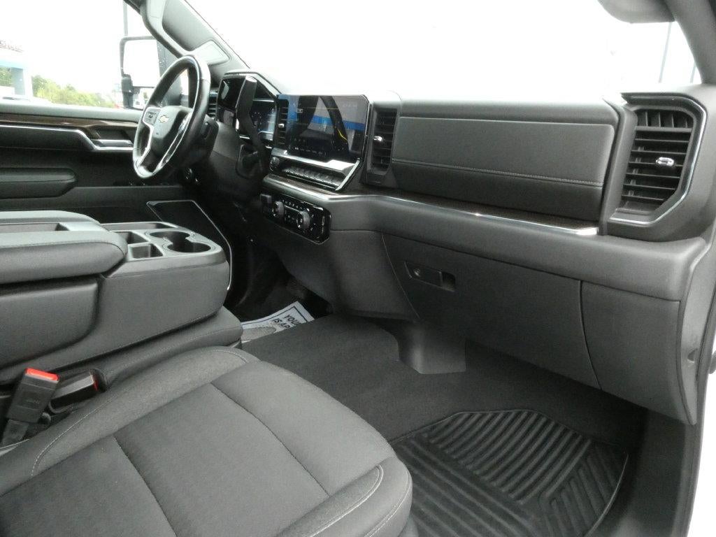 2022 Chevrolet Silverado 1500 Crew Cab Short Box 4-Wheel Drive LT 1LT