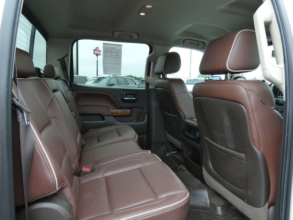 2015 Chevrolet Silverado 1500 Crew Cab Standard Box 4-Wheel Drive High Country