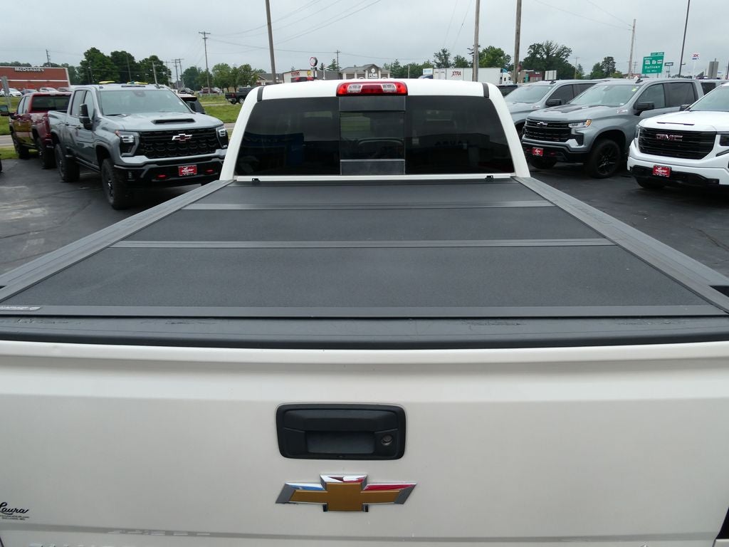 2015 Chevrolet Silverado 1500 Crew Cab Standard Box 4-Wheel Drive High Country
