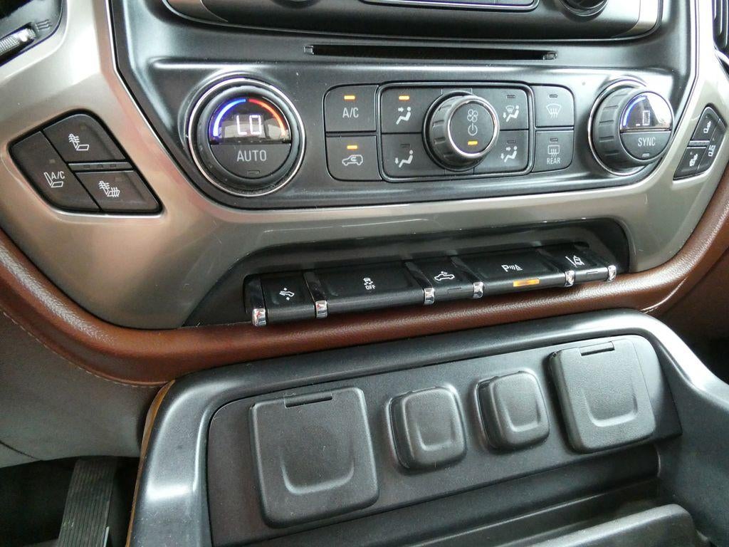 2015 Chevrolet Silverado 1500 Crew Cab Standard Box 4-Wheel Drive High Country
