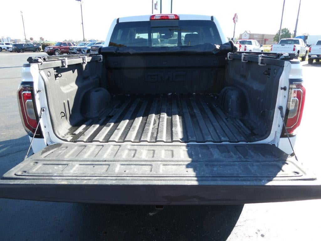 2018 GMC Sierra 1500 Crew Cab Short Box 4-Wheel Drive SLT