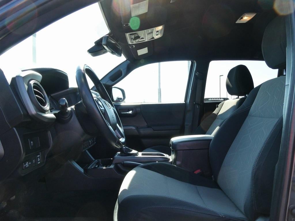 2022 Toyota Tacoma 4WD 4WD SR Double Cab 5' Bed V6 AT (GS)