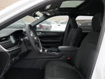 2025 Jeep Grand Cherokee GRAND CHEROKEE LAREDO X 4X4