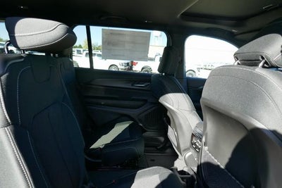 2025 Jeep Grand Cherokee GRAND CHEROKEE L LAREDO X 4X4