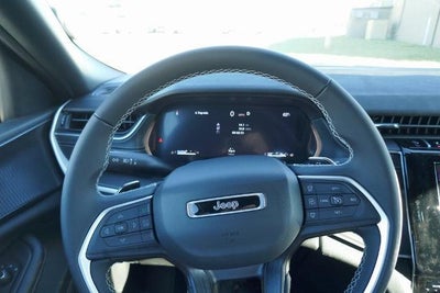 2025 Jeep Grand Cherokee GRAND CHEROKEE L LAREDO X 4X4