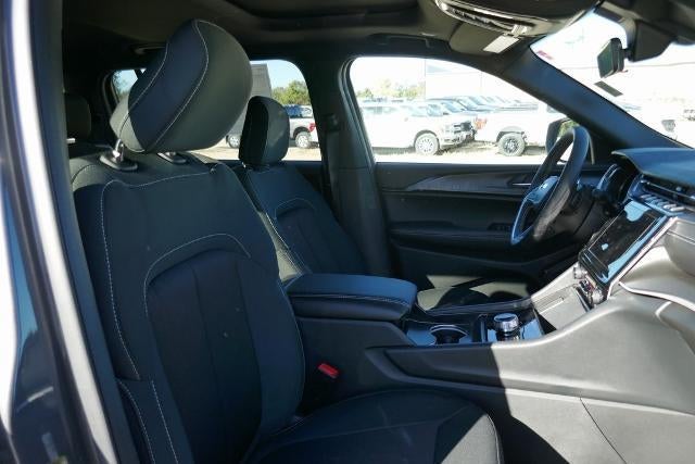 2025 Jeep Grand Cherokee GRAND CHEROKEE L LAREDO X 4X4