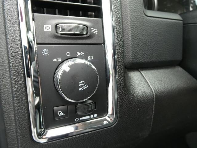 2018 RAM 1500 Laramie Crew Cab 4x4 6'4' Box