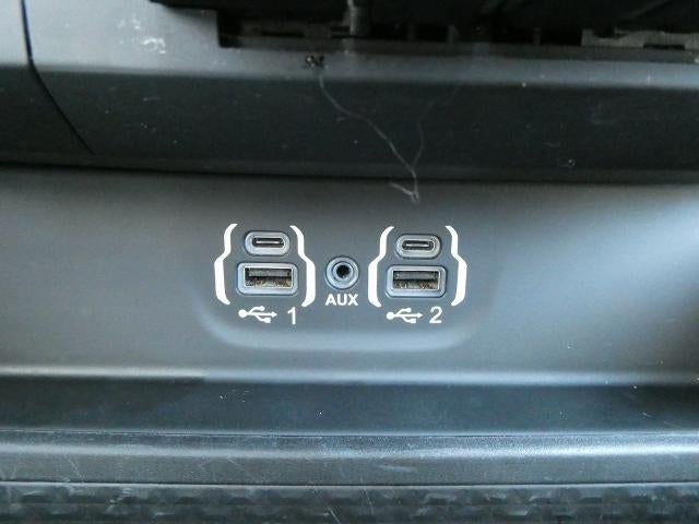 2020 RAM 1500 Big Horn Crew Cab 4x4 5'7' Box