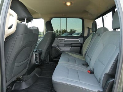 2020 RAM 1500 Big Horn 4x4 Crew Cab 5'7" Box