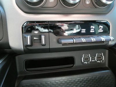 2020 RAM 1500 Big Horn 4x4 Crew Cab 5'7" Box