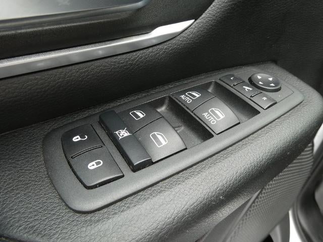 2022 RAM 1500 Big Horn 4x4 Crew Cab 5'7" Box