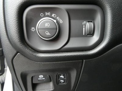 2022 RAM 1500 Big Horn 4x4 Crew Cab 5'7" Box