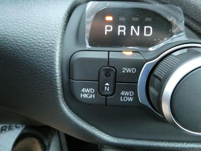 2027 RAM 1500 RAM 1500 TRADESMAN CREW CAB 4X4 5'7' BOX