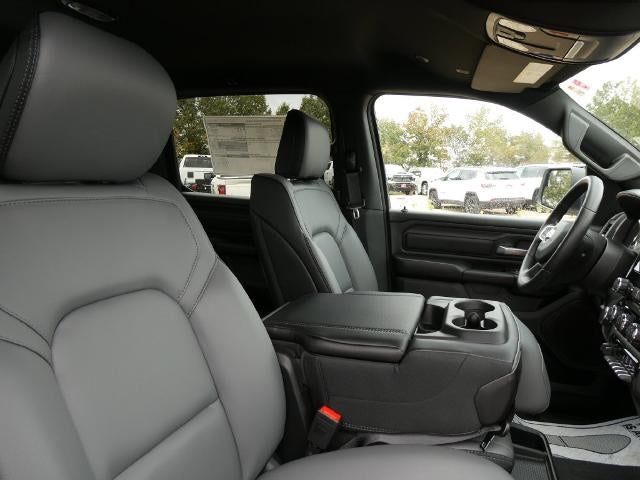 2027 RAM 1500 RAM 1500 TRADESMAN CREW CAB 4X4 5'7' BOX