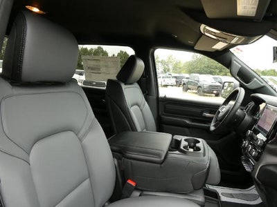 2027 RAM 1500 RAM 1500 TRADESMAN CREW CAB 4X4 5'7' BOX