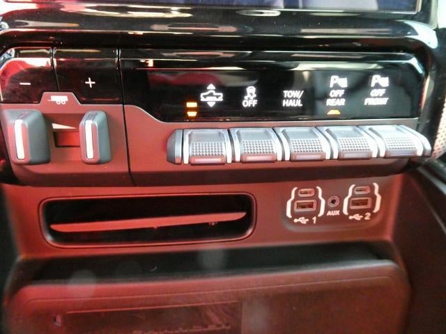 2021 RAM 1500 Limited 4x4 Crew Cab 5'7" Box