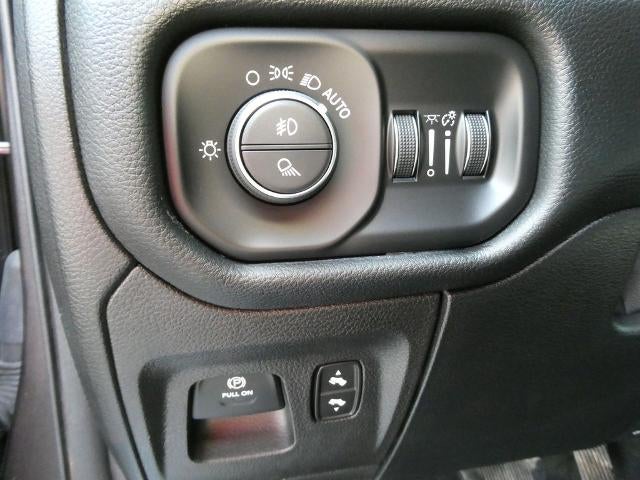 2021 RAM 1500 Laramie Crew Cab 4x4 5'7' Box