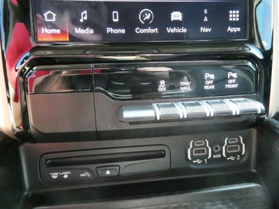 2019 RAM 1500 Laramie 4x4 Crew Cab 5'7" Box