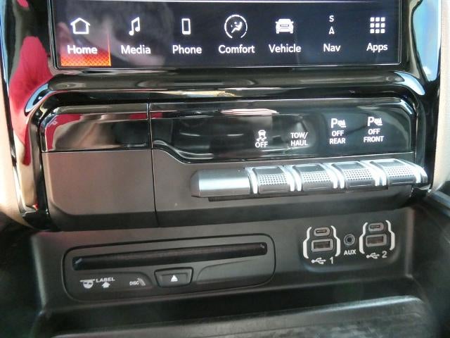 2019 RAM 1500 Laramie 4x4 Crew Cab 5'7" Box