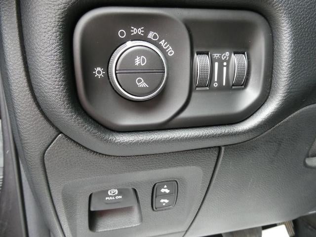 2021 RAM 1500 Laramie 4x4 Crew Cab 5'7" Box