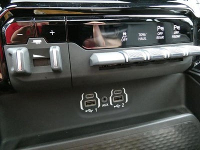 2021 RAM 1500 Laramie 4x4 Crew Cab 5'7" Box