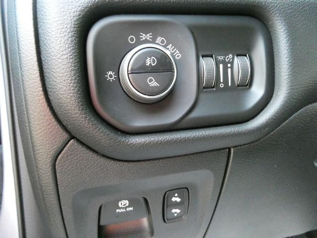 2021 RAM 1500 Laramie Crew Cab 4x4 5'7' Box