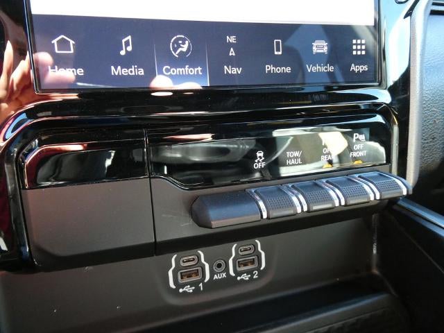 2023 RAM 1500 Laramie 4x4 Crew Cab 5'7" Box