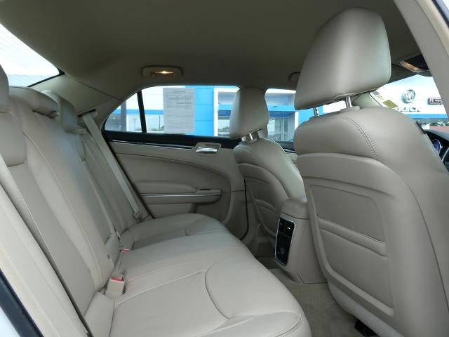 2014 Chrysler 300 4dr Sdn RWD