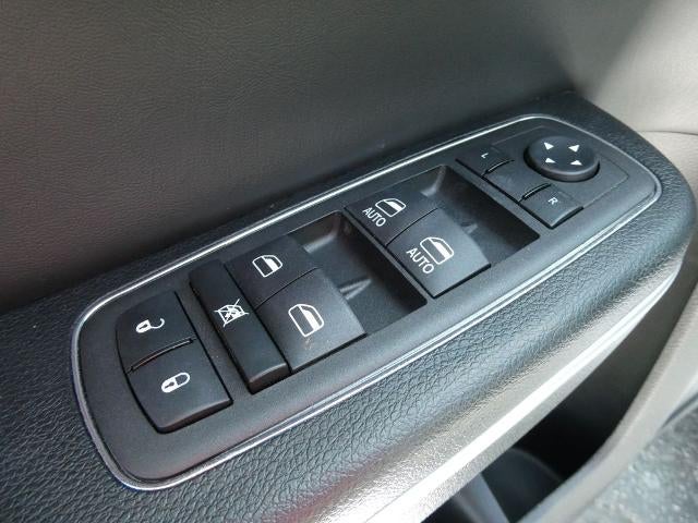 2023 Chrysler 300 Touring L