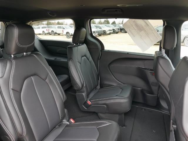 2026 Chrysler Voyager VOYAGER LX