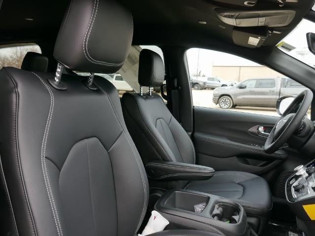 2026 Chrysler Voyager VOYAGER LX