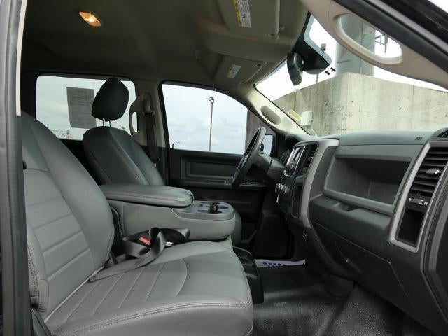 2020 RAM 1500 Classic Tradesman Crew Cab 4x4 5'7' Box