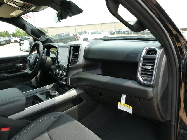 2026 RAM 1500 RAM 1500 EXPRESS CREW CAB 4X4 5'7' BOX
