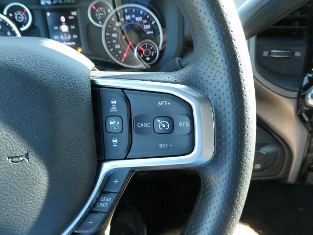 2027 RAM 2500 RAM 2500 TRADESMAN CREW CAB 4X4 6'4' BOX