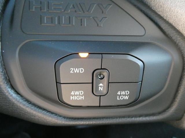 2027 RAM 2500 RAM 2500 TRADESMAN CREW CAB 4X4 6'4' BOX