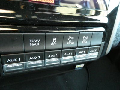 2027 RAM 2500 RAM 2500 TRADESMAN CREW CAB 4X4 6'4' BOX