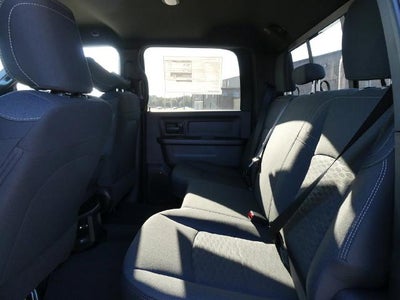 2027 RAM 2500 RAM 2500 TRADESMAN CREW CAB 4X4 6'4' BOX
