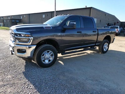 2027 RAM 2500 RAM 2500 TRADESMAN CREW CAB 4X4 6'4' BOX